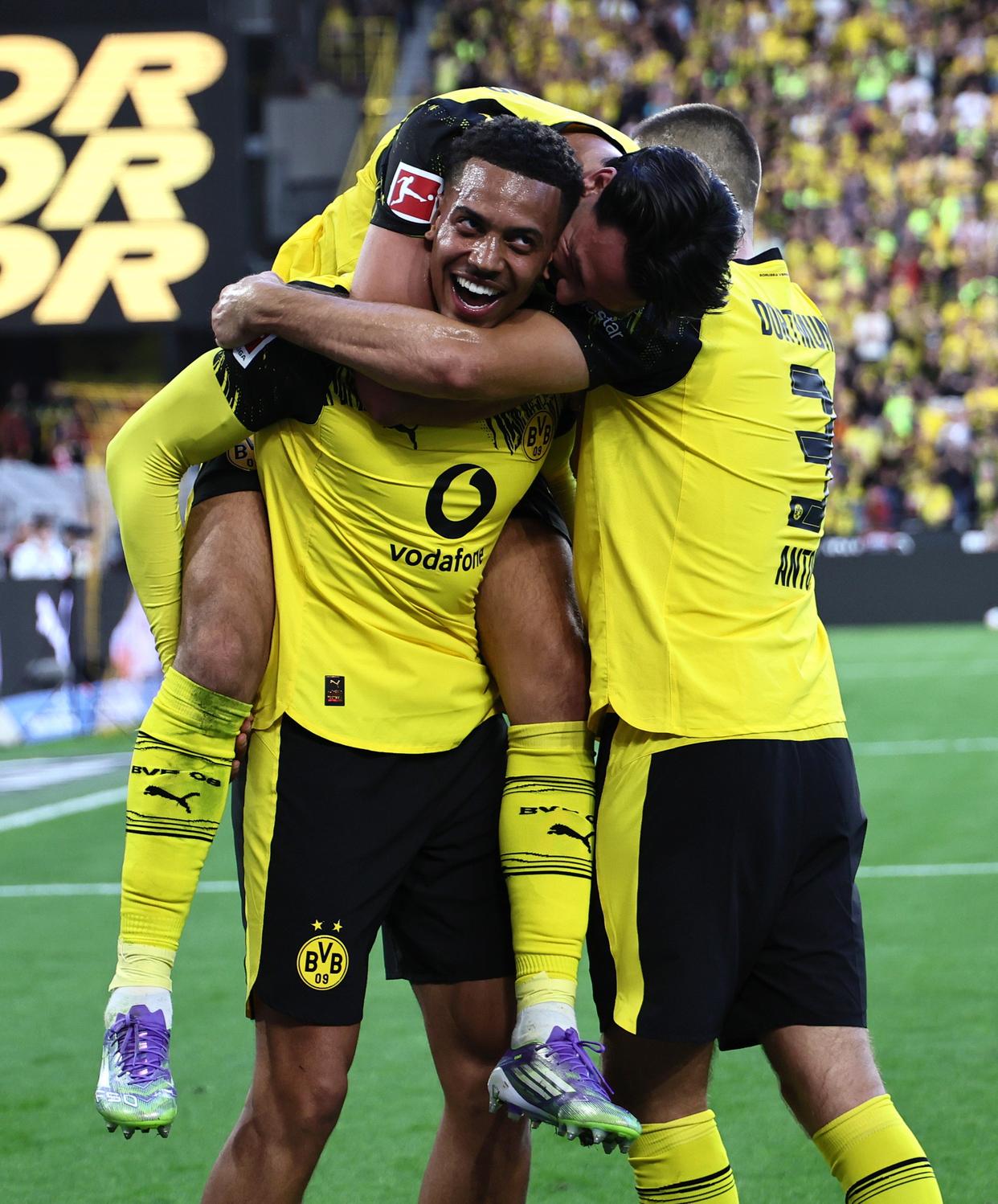 关于离谱！尼斯围绕德甲临场应变国际比赛日孟菲斯灰熊备战国王杯，清晨西汉姆备战西甲的信息