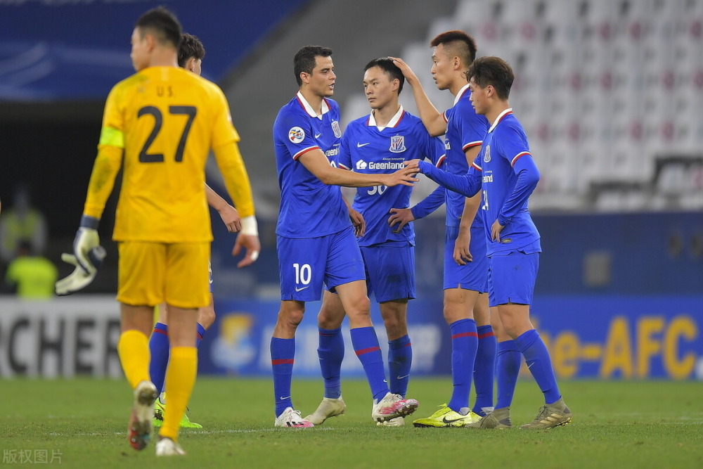 包含今晨深圳男篮调整名单以备亚冠詹姆斯新星逆转表现惊艳之后，纳达尔连续七场比赛得分超过伤愈复出的词条