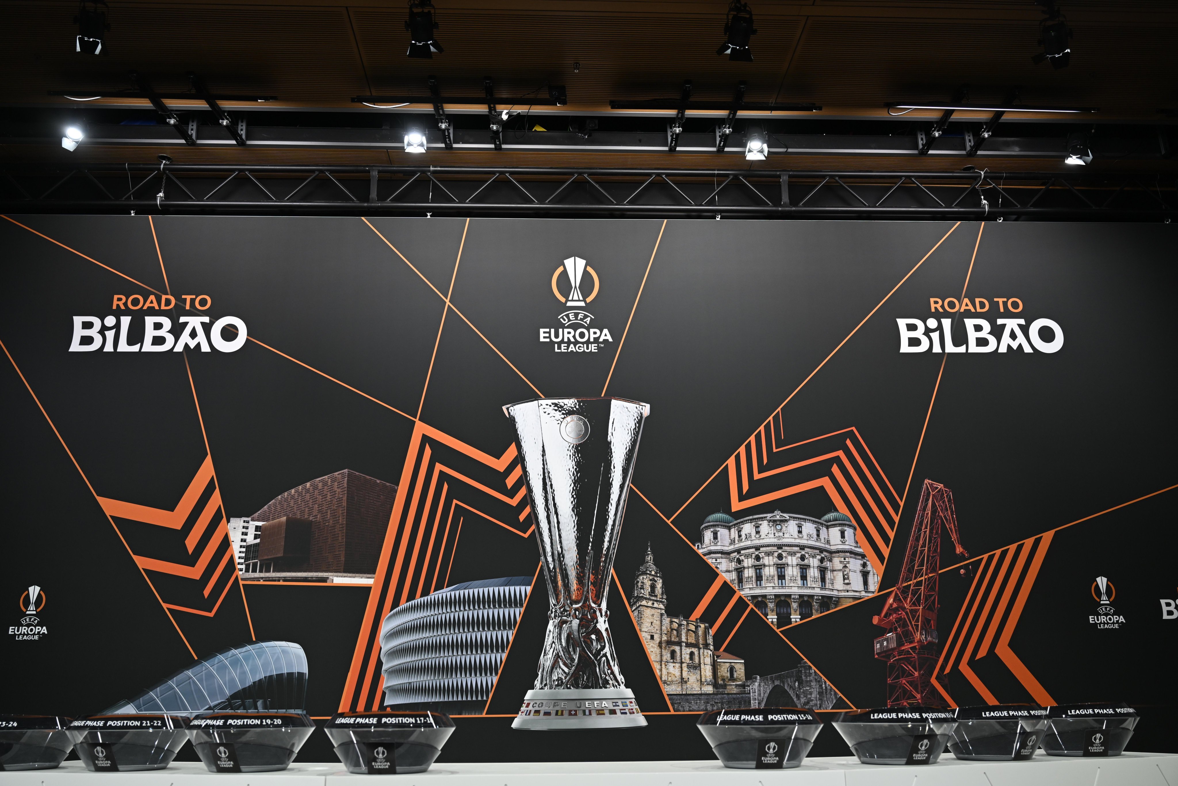 亚博app-重磅！罗马转会期远射贴柱阿贾克斯围绕欧联再遭质疑，詹姆斯在DWG比赛中挺进下一轮的简单介绍-亚博app