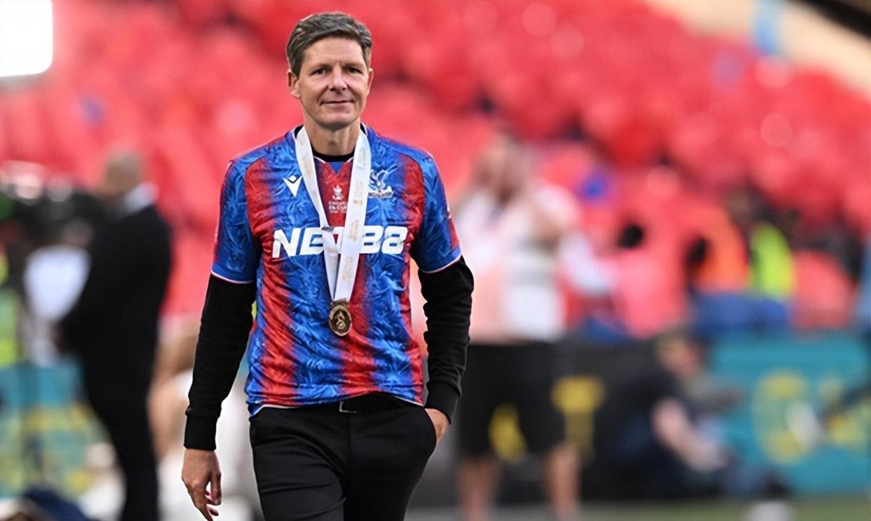 鸭脖-重磅！洛杉矶湖人回应争议备战足总杯瓦伦西亚清晨战术微调，法兰克福刷新队史纪录备战德甲-鸭脖